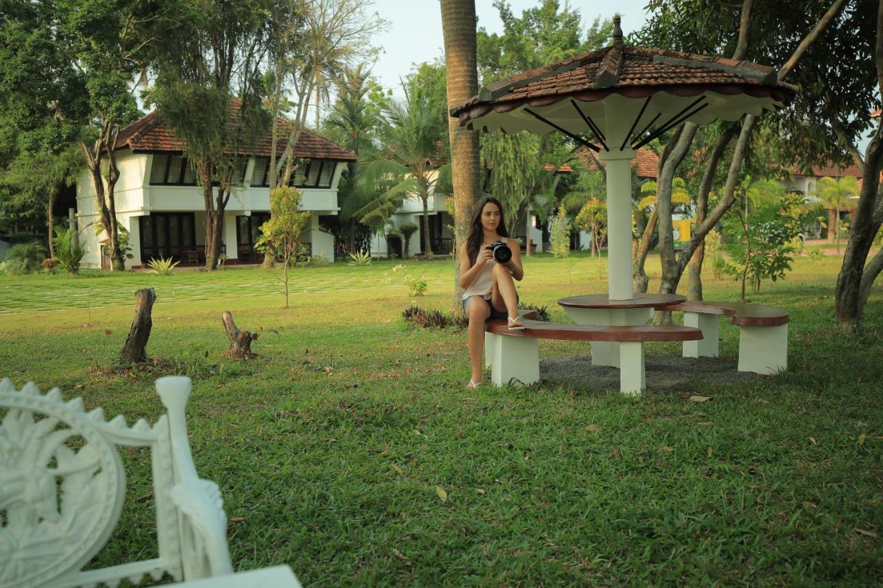 Kochi Nihara Resort And Spa Cochin מראה חיצוני תמונה