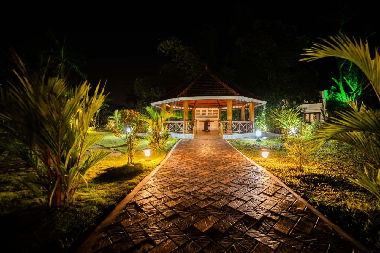 Kochi Nihara Resort And Spa Cochin מראה חיצוני תמונה