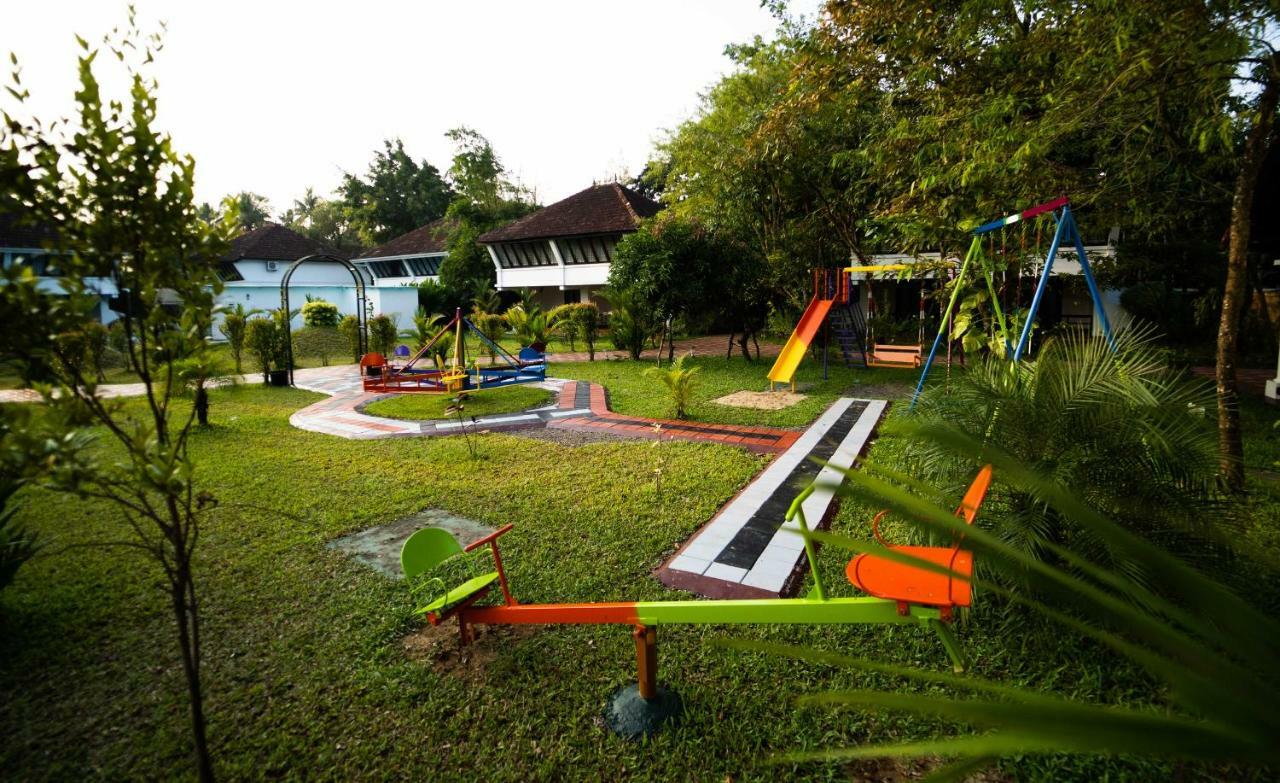 Kochi Nihara Resort And Spa Cochin מראה חיצוני תמונה